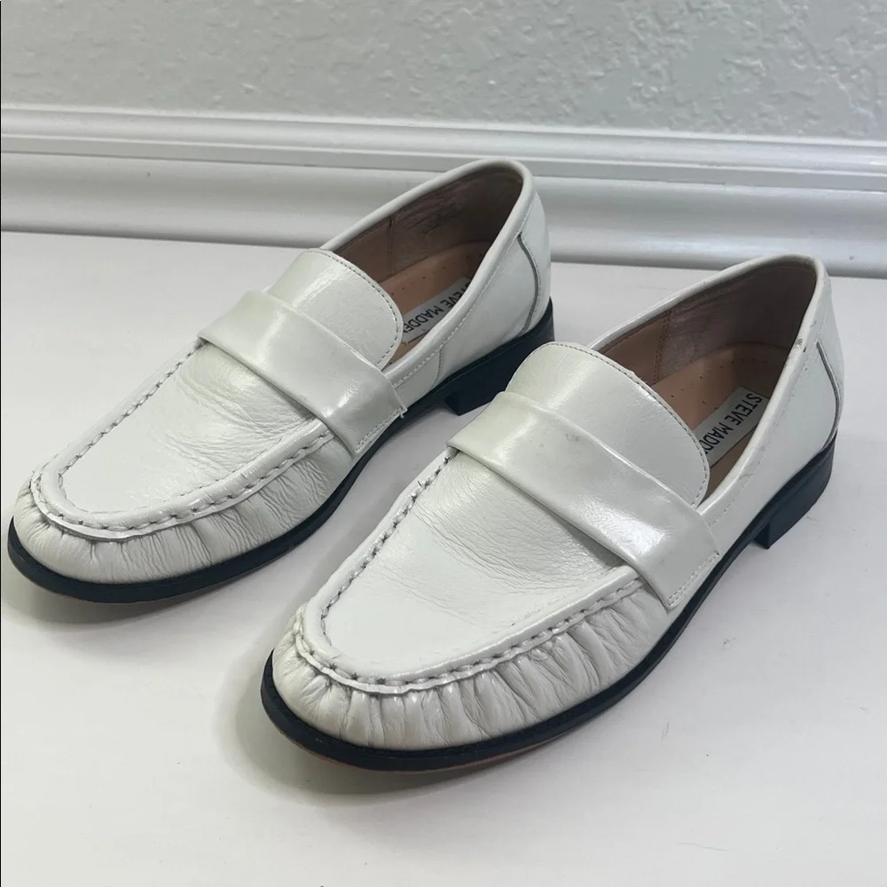 Steve Madden Ridley Loafer in Ice Leather Sz 7